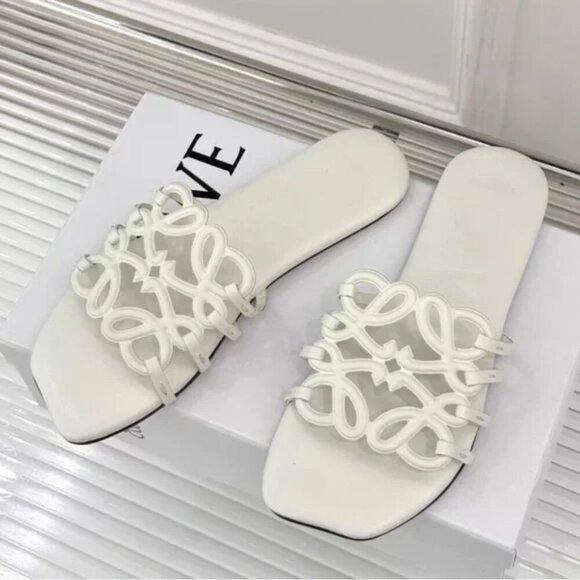 🍄🍄Loewe White Sandals - Picture 1 of 5